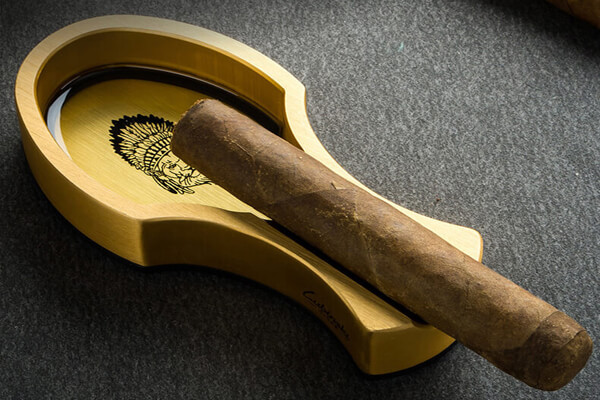 Top gạt tàn xì gà 1 điếu siêu mê dành cho hệ chơi cigar sành sỏi